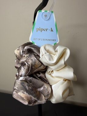 Piper K  | Extra Large Cream & Camo Scrunchie Set
